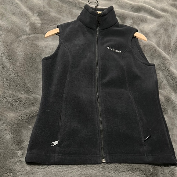 Columbia Vest - Picture 1 of 3